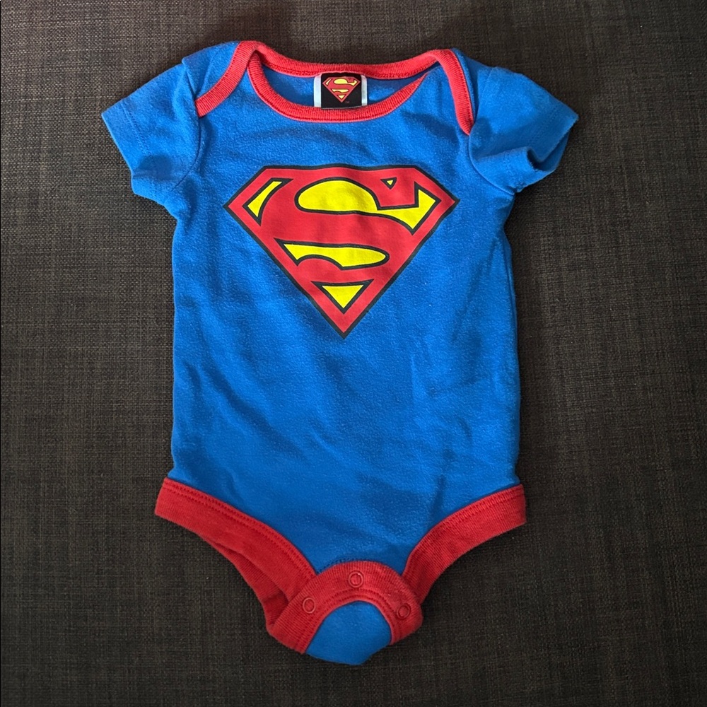 ❤️0-3M Superman Onesie